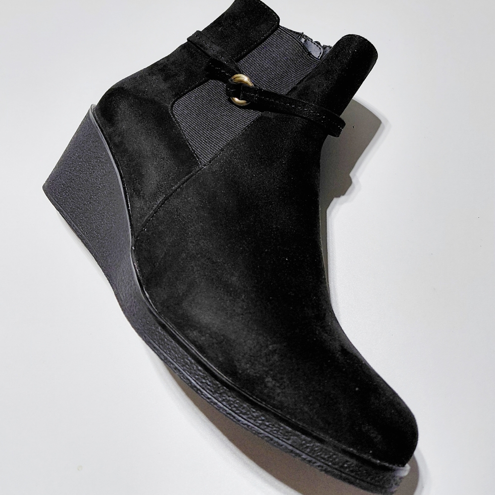 AEROSOLES Women's Black Comfort Wedge Bootie - 11 - Picture 2 of 9